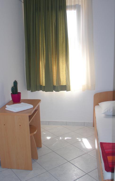 Hostel Amfora Fazana Bilik gambar